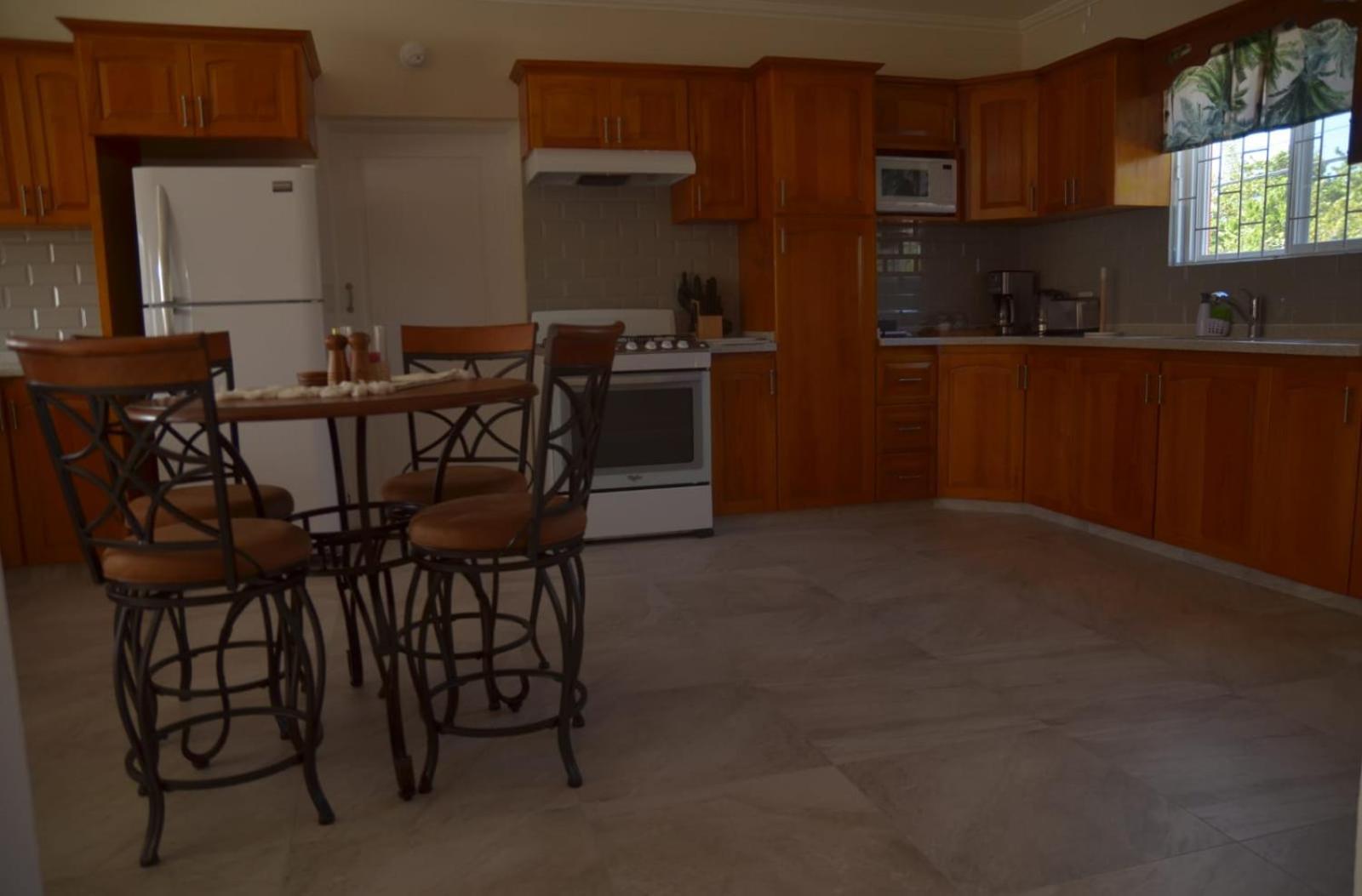 Ixoras Beach Apartments セントピーター 部屋 写真